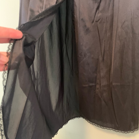 Vassarette Medium Elegant 32” Long Black Women's Slip w Slit Nylon & Lace NEW - Picture 14 of 14